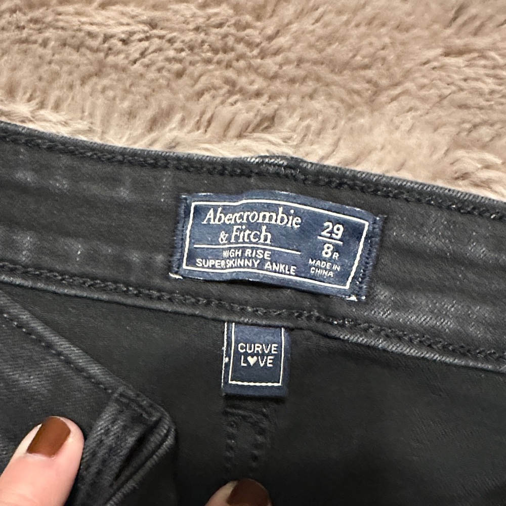 Abercrombie & Fitch curve love black distressed skinny jeans - size 8 Reg